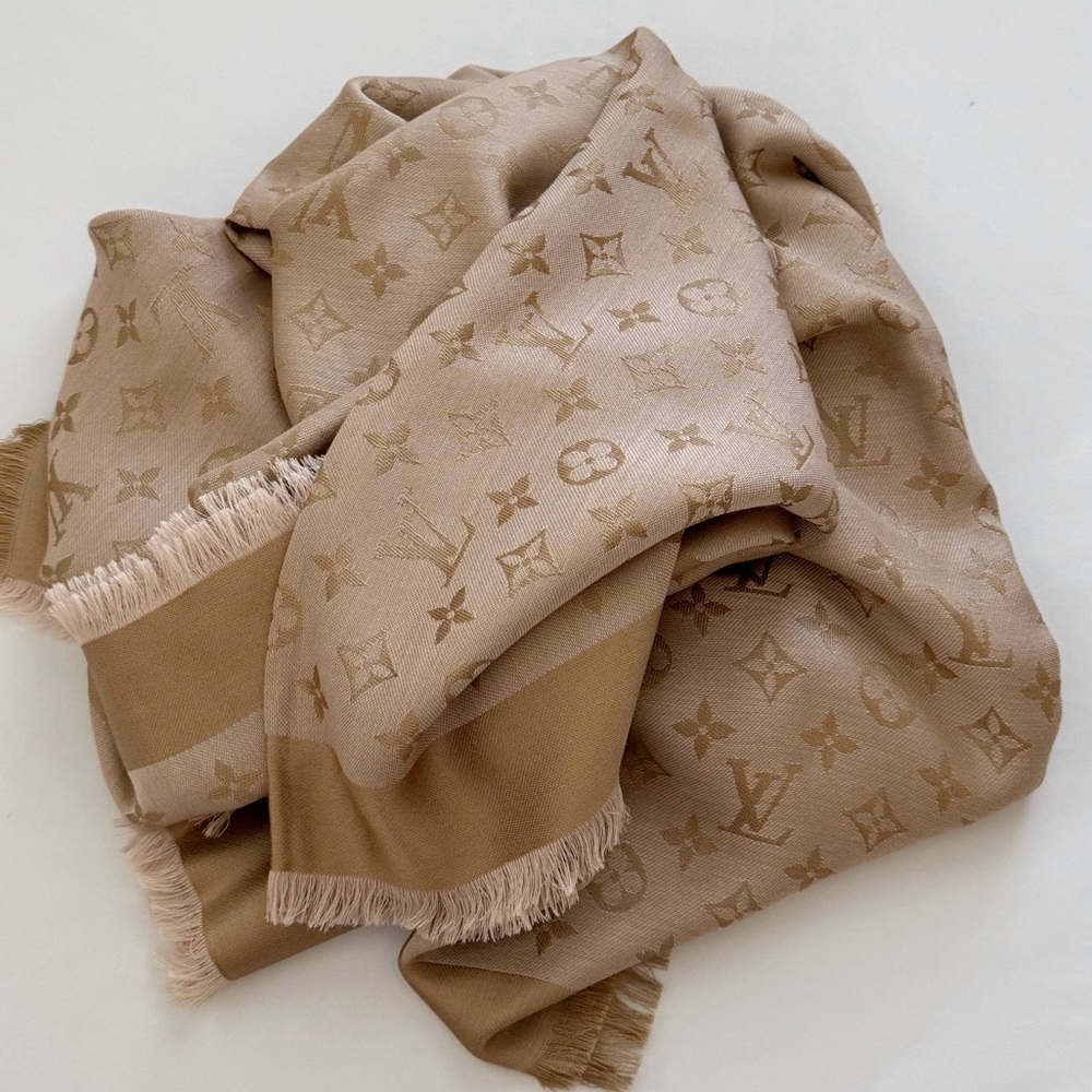 Louis Vuitton Monogram Denim Shawl M76068
